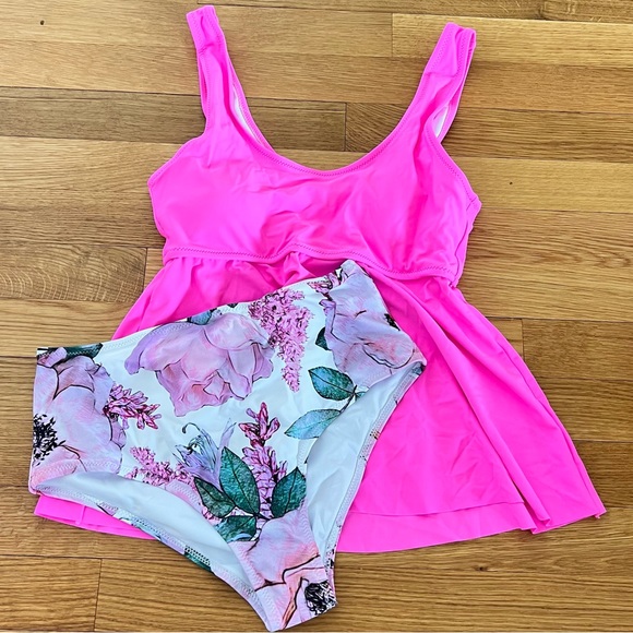 NWT Flower Print Ruffle Hem Tummy Control Tankini Set | beachsissi - Picture 5 of 9